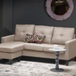 Divano Gerson con sgabello beige