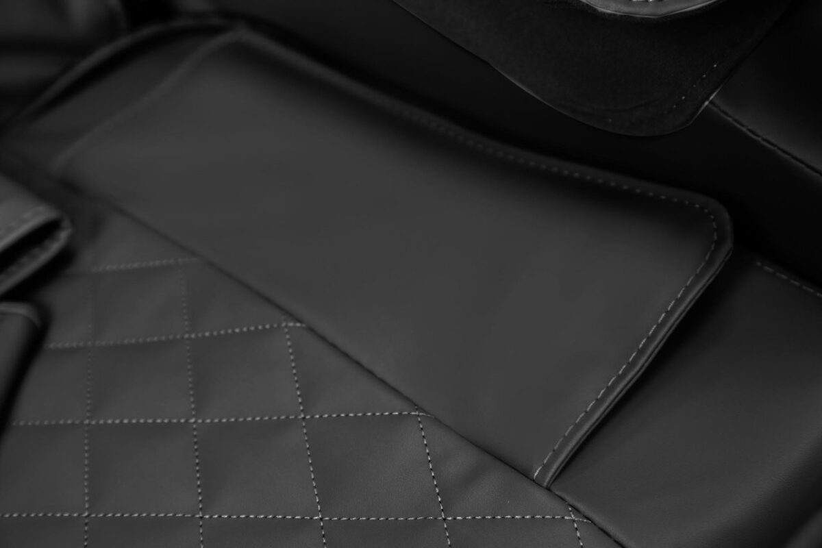 Poltrona con funzione massaggio e riscaldamento Solaria in nero - H105 cm - immagine 5