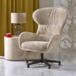 Poltrona girevole Franco in tessuto beige - H104 cm